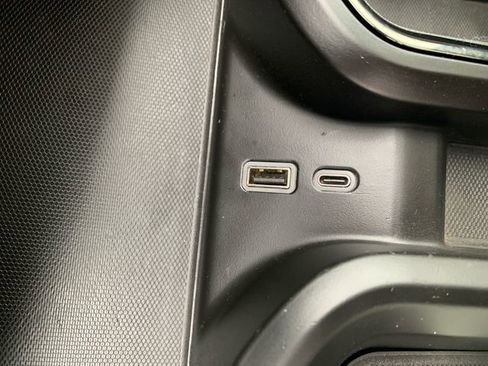 Used 2024 GMC Sierra 2500 AT4 w/ AT4 Premium Plus Package image 36