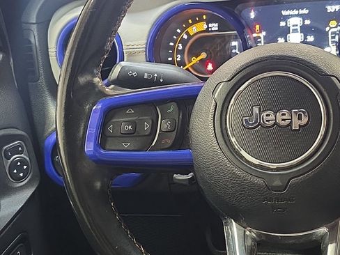 Used 2021 Jeep Gladiator Overland AWD/4WD image 19