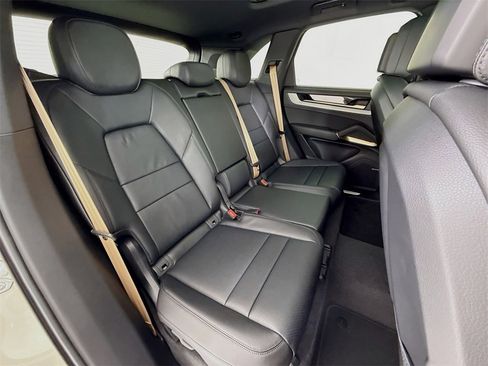 New 2026 Porsche Cayenne S image 32