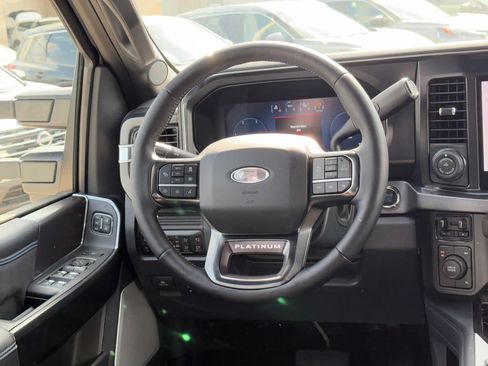 Used 2026 Ford F450 Platinum w/ FX4 Off-Road Package AWD/4WD image 25