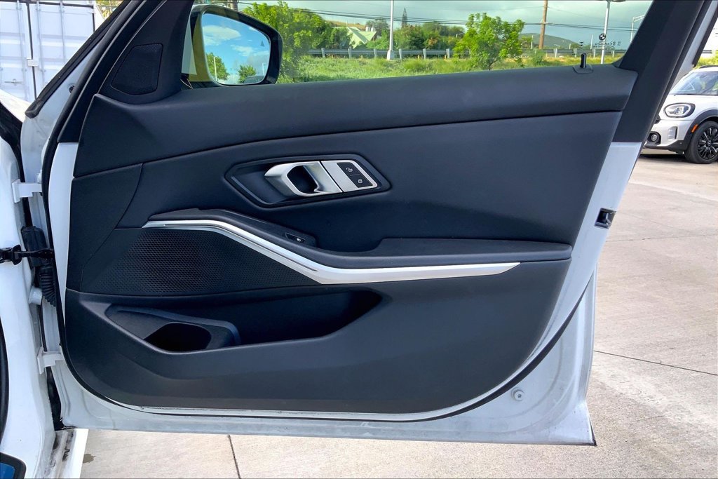 Used 2023 BMW 330i Sedan w/ Parking Assistance Package RWD image 21