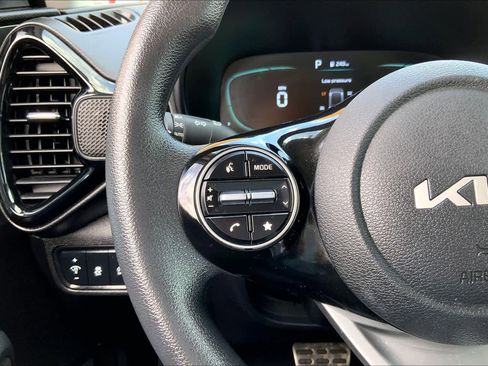 Used 2023 Kia Soul S image 23