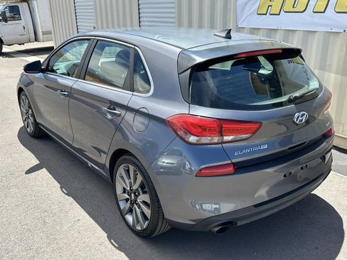 Used 2018 Hyundai Elantra GT Sport FWD image 2