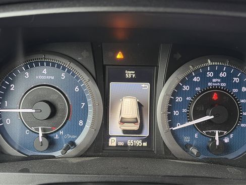 Used 2017 Toyota Sienna XLE w/ XLE Navigation Package image 23