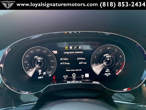 Used 2021 Bentley Bentayga image 28