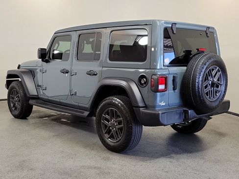 Used 2024 Jeep Wrangler Unlimited Sport AWD/4WD image 5