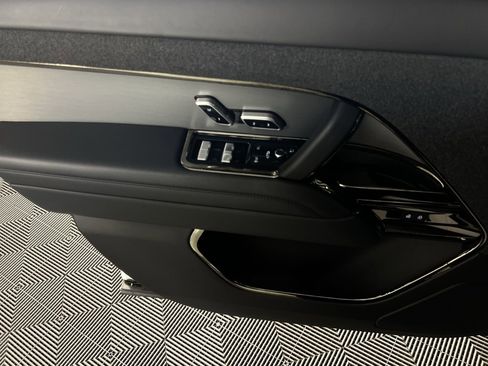 Used 2024 Land Rover Range Rover Sport Dynamic SE image 23