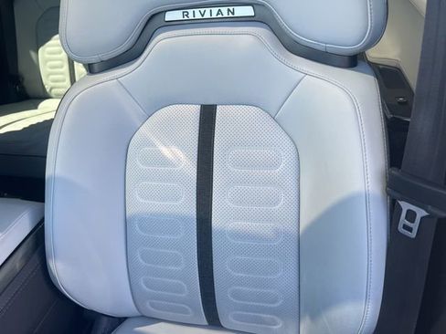 Used 2022 Rivian R1T Adventure image 37