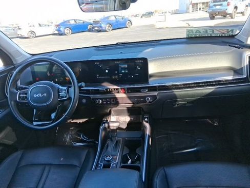 Used 2024 Kia Sorento S image 13