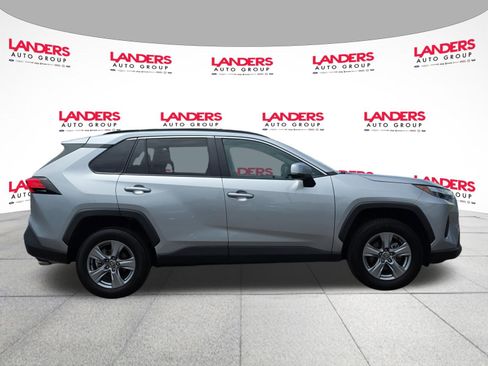 Used 2024 Toyota RAV4 XLE AWD/4WD image 2