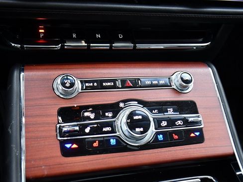 Used 2023 Lincoln Aviator Reserve w/ Equipment Group 201A image 33