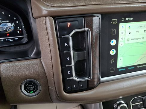 Certified 2022 GMC Yukon Denali w/ Denali Premium Package image 16