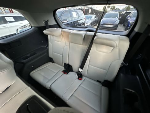 Used 2023 Kia Telluride EX image 24