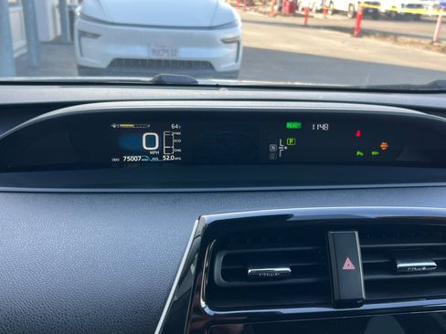 Certified 2021 Toyota Prius LE image 24