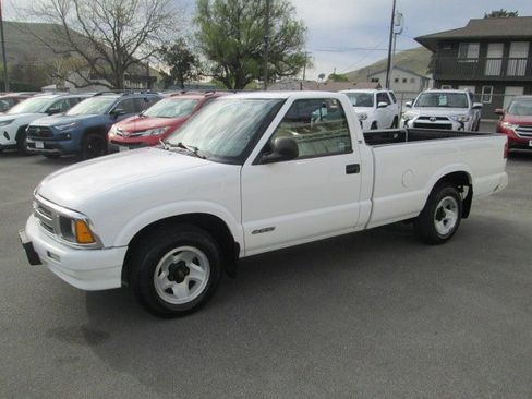 Used 1997 Chevrolet S10 Pickup LS w/ Convenience Pkg 2 image 3