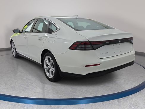 Certified 2023 Honda Accord LX image 7