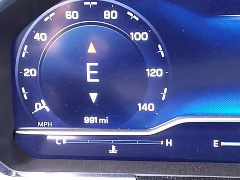 Used 2024 Chevrolet Silverado 2500 ZR2 w/ Technology Package image 39