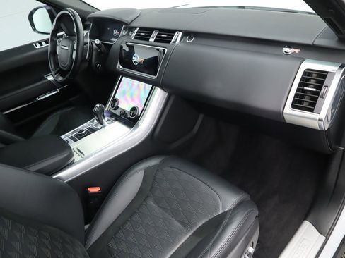 Used 2022 Land Rover Range Rover Sport SVR image 17