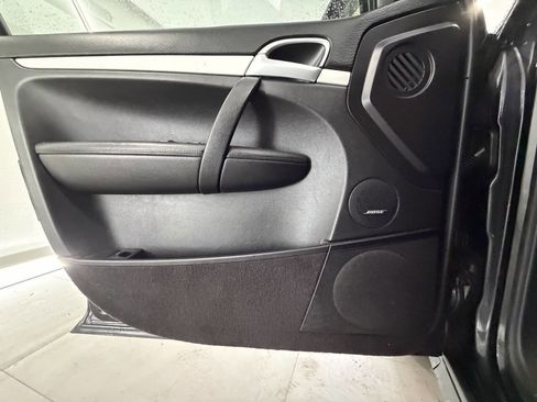 Used 2009 Porsche Cayenne GTS image 28