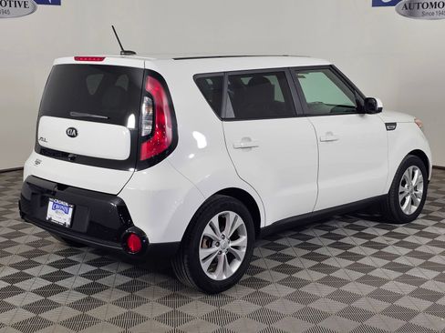 Used 2016 Kia Soul + FWD image 28
