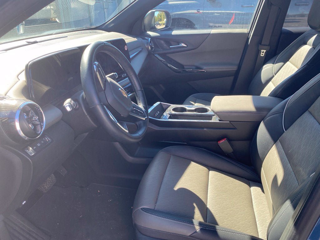 Used 2025 Chevrolet Equinox LT w/ Convenience Package II AWD/4WD image 9