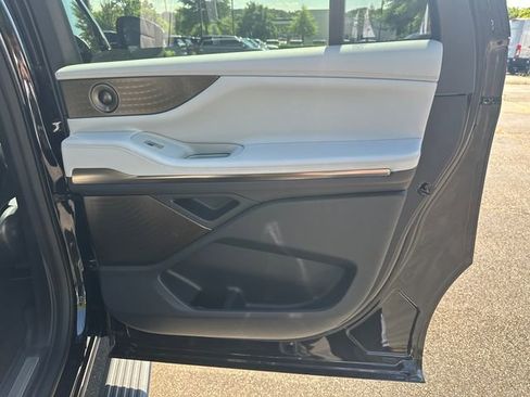 New 2026 Lincoln Navigator L Black Label AWD/4WD image 18