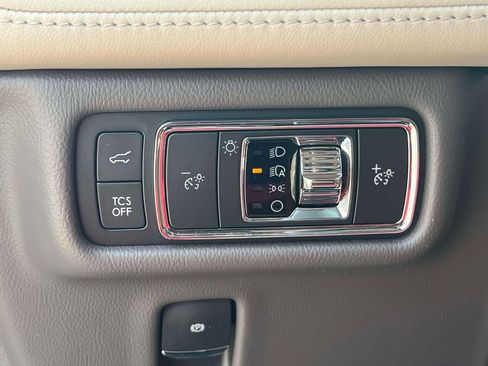 Used 2022 Lincoln Nautilus AWD w/ Premium Package image 23