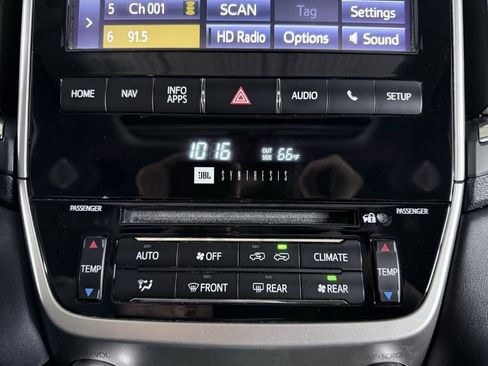 Used 2016 Toyota Land Cruiser image 37