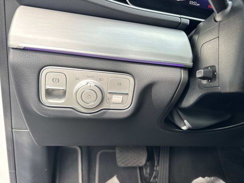 Used 2025 Mercedes-Benz GLE 350 4MATIC image 32