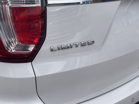 Used 2017 Ford Explorer Limited w/ Equipment Group 301A image 10