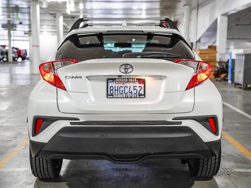Certified 2019 Toyota C-HR XLE image 10