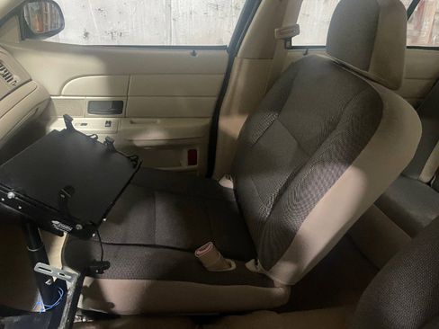 Used 2010 Ford Crown Victoria Police Interceptor image 10