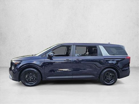 Used 2025 Kia Carnival LX FWD image 8
