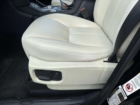 Used 2014 Land Rover LR4 HSE LUX AWD/4WD image 19