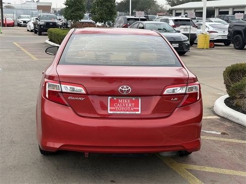 Used 2012 Toyota Camry L image 6