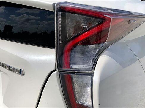 Used 2017 Toyota Prius Four w/ Advanced Technology Package FWD image 30