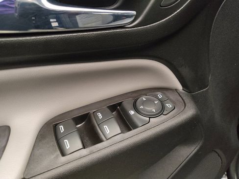 Used 2020 Chevrolet Equinox LS AWD/4WD image 27