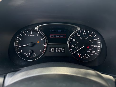 Used 2014 Nissan Pathfinder SL w/ SL Tech Package AWD/4WD image 19