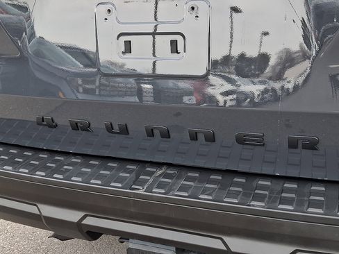 Used 2025 Toyota 4Runner SR5 image 31