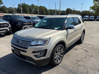 Used 2017 Ford Explorer Platinum image 1