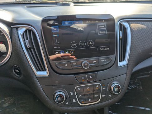 Used 2020 Chevrolet Malibu LT image 22