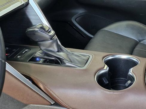 Used 2021 Toyota Venza Limited AWD/4WD image 25