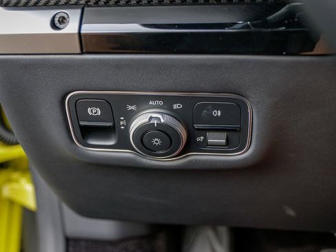 New 2025 Aston Martin V8 Vantage Coupe image 29