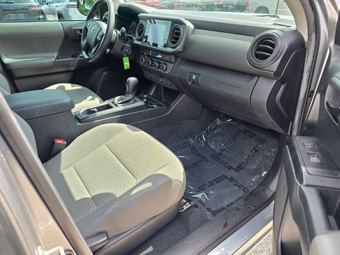 Used 2022 Toyota Tacoma SR AWD/4WD image 30