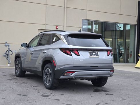 Used 2025 Hyundai Tucson Blue image 3