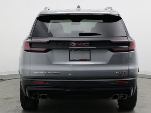 Used 2025 GMC Acadia AT4 w/ Luxury Package AWD/4WD image 8