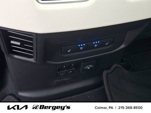 Used 2022 Toyota Tundra Capstone AWD/4WD image 12
