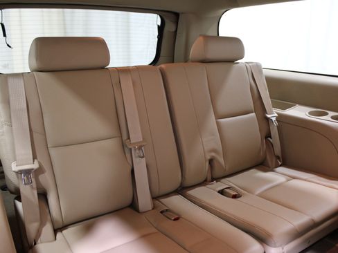 Used 2011 Chevrolet Suburban LTZ image 25