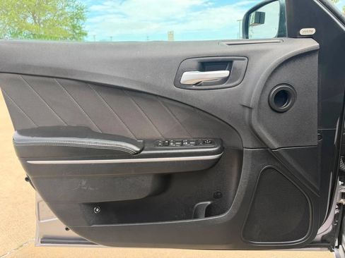 Used 2016 Dodge Charger SXT RWD image 10