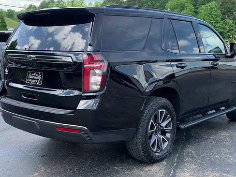 Used 2022 Chevrolet Tahoe Z71 w/ Luxury Package AWD/4WD image 5